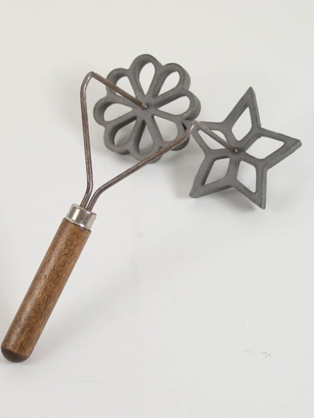 Vintage Cast Iron Rosette Cookie Iron Mold Star & Flower Wooden Handle